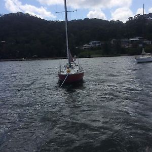 Yacht - 25ft Tophat fibreglass Sloop