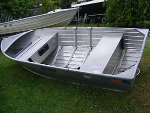 QUINTREX ALUMINIUM 375 DART TINNY BOAT