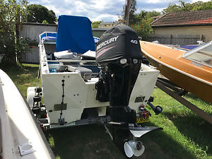 4M Webster TWIN HULL 40HP 4 Stroke Trailer All Rego In New Cond. VERY RARE BOAT