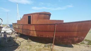 houseboat / fishingboat or cruiser boat ready to convert