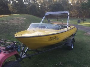 ski boat