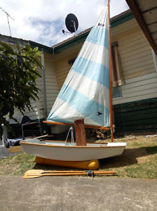 Sabot dinghy boat