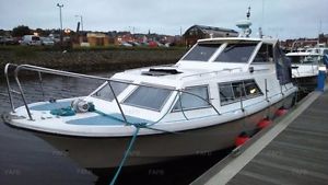 cabin cruiser boat