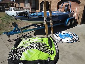 ski booat 16ft 150hp