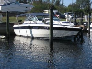 1984 Chris Craft 332 Express