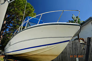 1993 ANGLER BOAT ANGLER 220