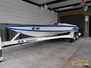SPECTRA 19ft.  REAR MOUNT-CHEV 454  SKI-BOAT
