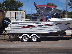 QUINTREX 610 COASTRUNNER ALL 2005 WITH 135 EFI OPTIMAX LOW HOURS STUNNING BOAT