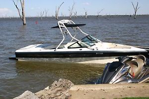 Centurion Elite open bow ski/wake boat. {like malibu mastercraft tige nautique}