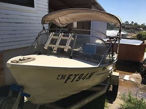 QUINTREX BOAT 4.2 RUNABOUT