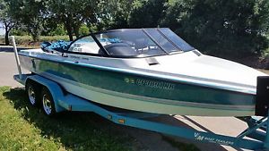 Tige Ski Boat Malibu nautique wake board mastercraft supreme