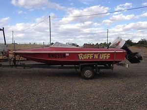 SKI BOAT RETRO 70'S 100HP JOHNSON NEEDS WORK SUIT RESTO NO REGO