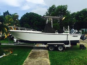 1984 Mako M235