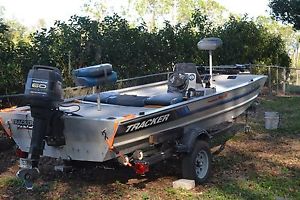 1995 Bass tracker tournament pro series 18