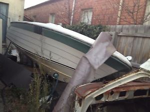 MONARK 16 FOOT /4.8 M  DAMAGED HULL   REAR BURNT