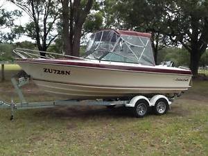 Boat Cruise Craft HUSTLER 570 Bow Rider 200 hp mercury