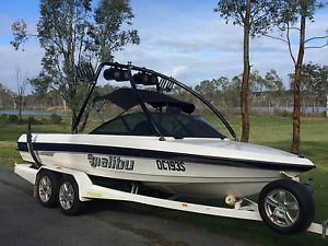 MALIBU RESPONSE Wakeboard & Ski boat