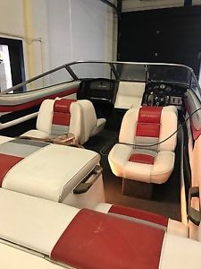 Rinker Captiva 186 Speed Boat