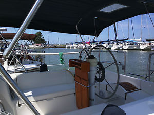 Hunter 35.5 Sailboat