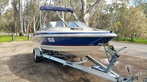 V6 Larson Bowrider Family Ski Boat