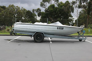 1970's Inboard V8 Ski Boat - Ford 289/302