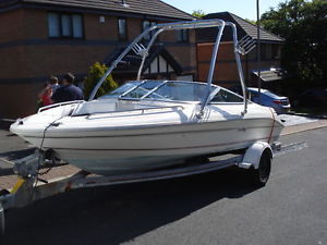 Sea Ray 180 wakeboarding boat 135hp
