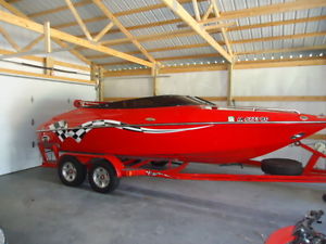 2004 crownline boat,lpx,202,186 hours,captains call exhaust,ready to go.