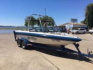 1995 malibu sunsetter ski/wake boat.   like  mastercraft tige centurion nautique