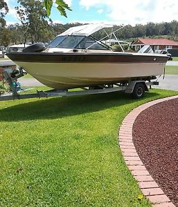 5.02 Metres Savage Glass Boat. Yamaha 80 hp