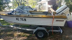 14 ft Fibreglass boat