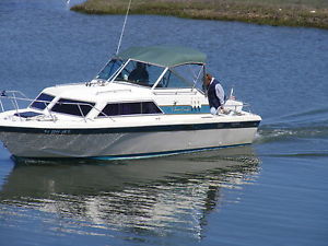 1983 Chris Craft Catalina 251