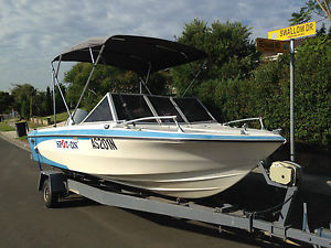 18 ft Glastron Fibreglass runabout boat 7 seats