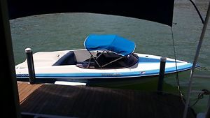 Ski Boat Camero Strada Merc Cruiser Stern Drive Alfa Leg only 323 hrs Gr8 boat.
