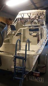 Stessl 5.25 aluminium cuddycab