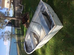 3mt Aluminium Boat, 5HP Motor and Accesories