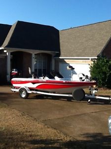 2004 Bass Tracker Nitro 750dc
