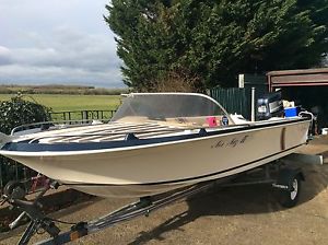 Classic 1989 Broom Scorpio speedboat with sliding roof, 90HP Yamaha trailer inc