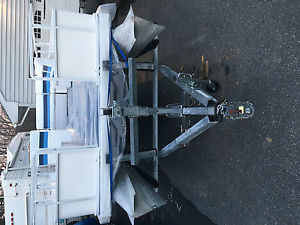 this is a 20 foot pontoon boat that just had a new deck put on and new carpet