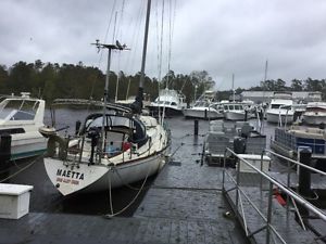 Tartan 37 c/b sailboat 1982