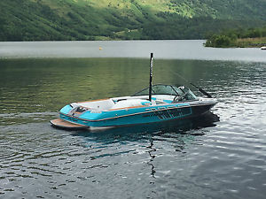 Ski Nautique 200 OB Team Edition Waterski Boat