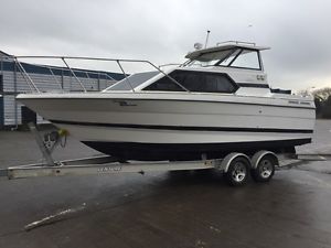 Bayliner 2452 Cruiser Boat