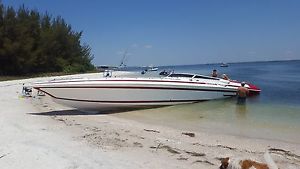 2000 47 Fountain Lightning - Updated power package and shorty windshield!!