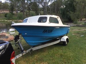 Nauitglass V150 half cabin boat