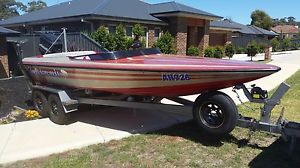 18 ft Invader Craft Ski Boat / 175 hp Merc image 1