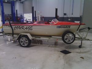 MERLIN MIRAGE 1970's SKI BOAT