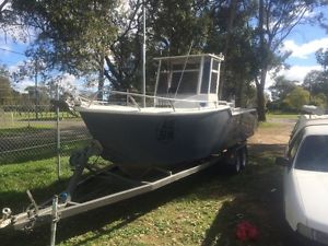 Aluminium fishing boat