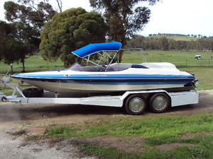 Ski Boat Camero Strada V8 Merc Cruiser Stern Drive Alfa Leg only 323 Hours.