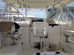 2000 Pursuit 3000 offshore sport fisherman
