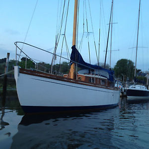 Hillyard 9 ton sloop centre cockpit - beautifully restored classic wooden yacht