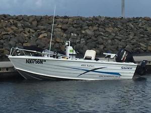 SAVAGE 455 CENTER CONSOLE BOAT